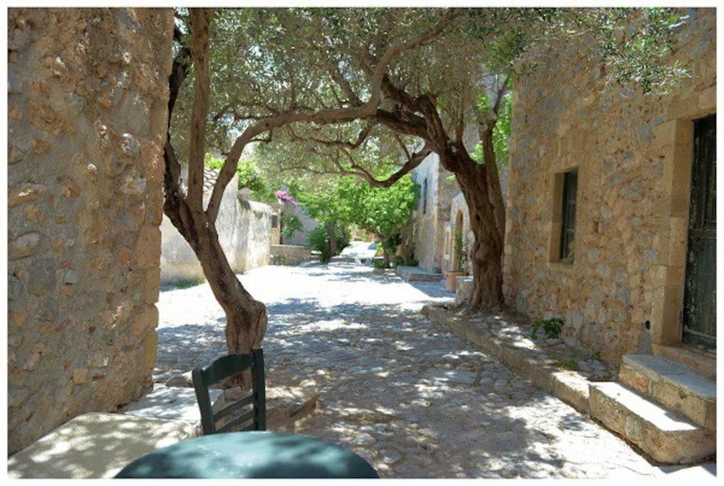 Nefeli Castle Stone House Inside The Fortress Monemvasia Luaran gambar